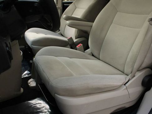 Used 2016 Dodge Grand Caravan SE w/ Quick Order Package 29E SE FWD image 33