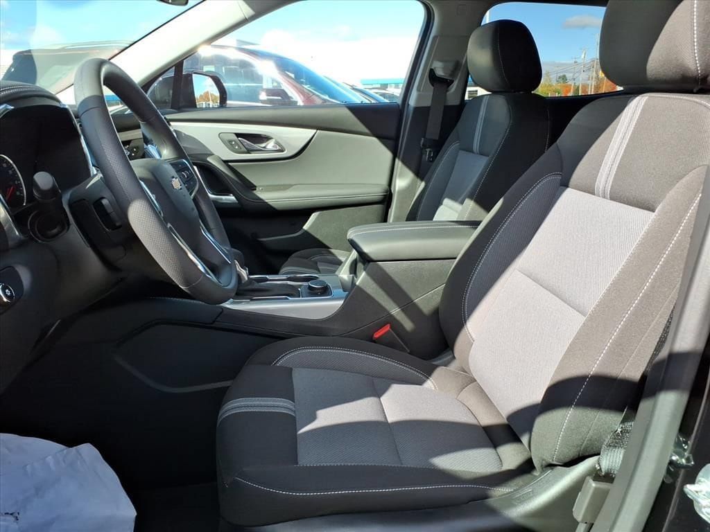 New 2025 Chevrolet Blazer LT AWD/4WD image 13