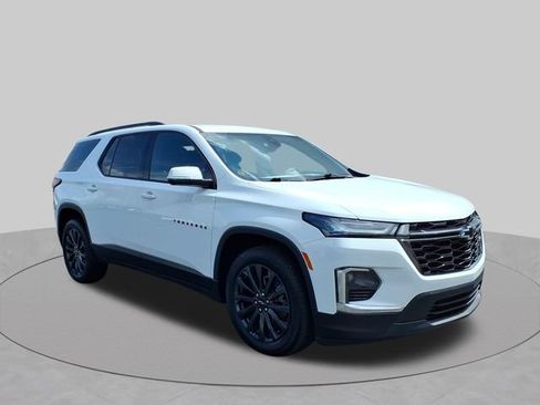 Used 2023 Chevrolet Traverse RS FWD image 12
