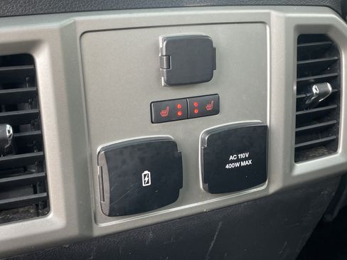 Used 2018 Ford F150 Lariat w/ Equipment Group 502A Luxury AWD/4WD image 31
