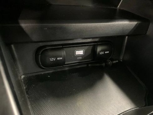 Used 2025 Kia Soul LX w/ LX Technology Package FWD image 24
