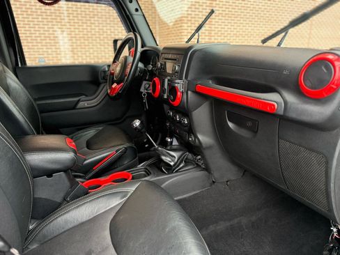 Used 2016 Jeep Wrangler Unlimited Sport image 36