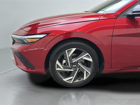 Certified 2025 Hyundai Elantra Sport FWD image 9