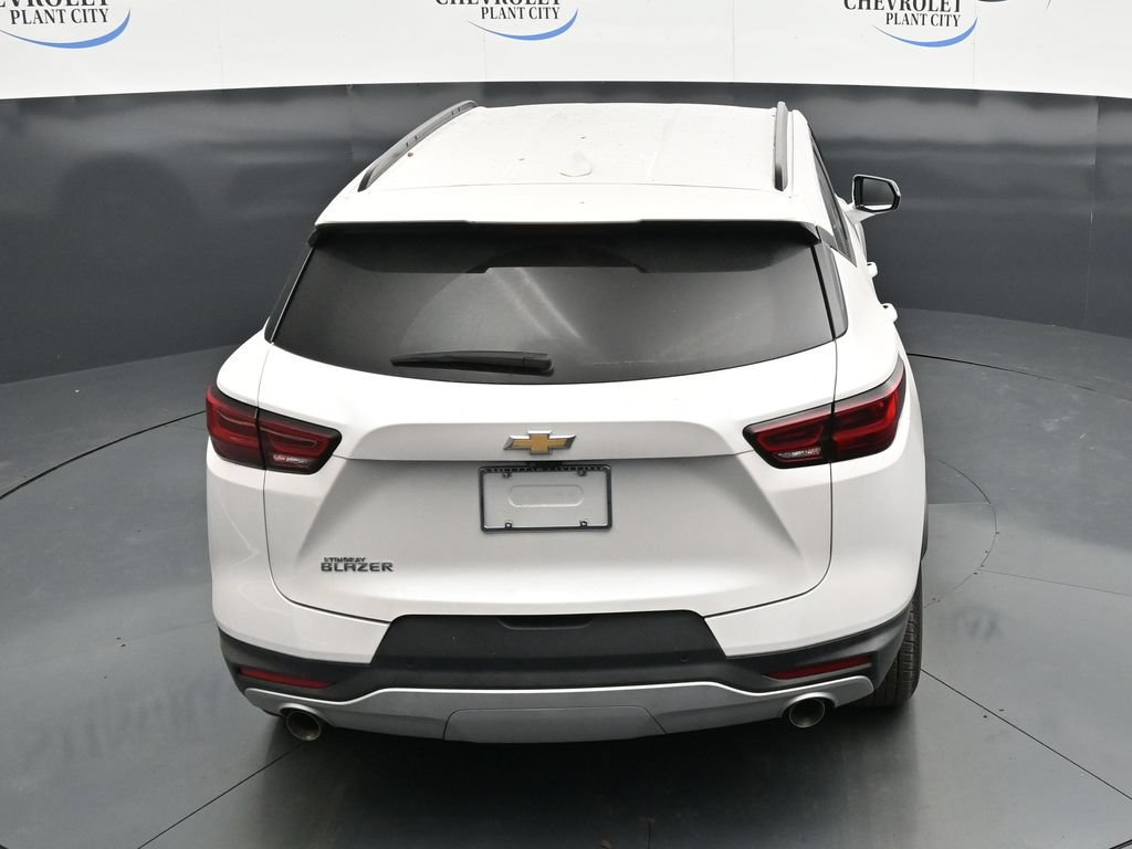 Used 2025 Chevrolet Blazer LT w/ Sound & Technology Package FWD image 23