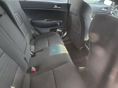 Used 2018 Kia Sportage LX image 9