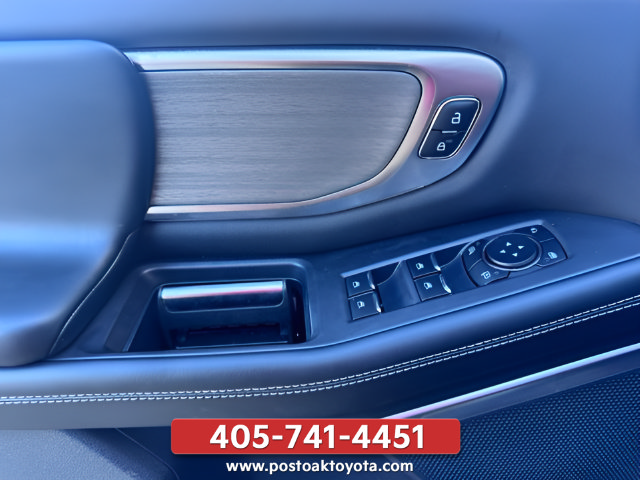Used 2026 Ford Expedition Platinum w/ Driver's Package AWD/4WD image 24