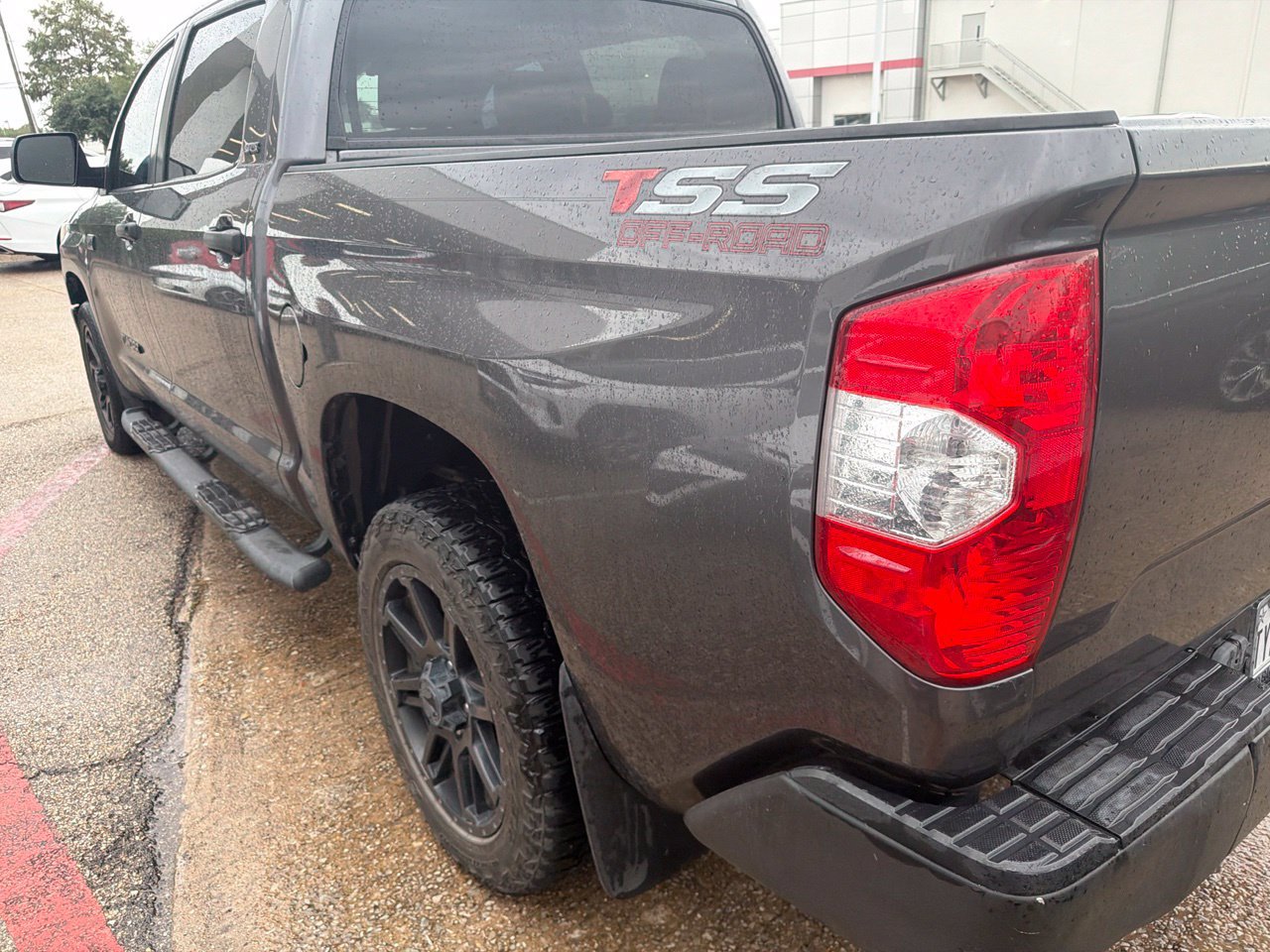 Used 2020 Toyota Tundra SR5 w/ SR5 Leather Package RWD image 5