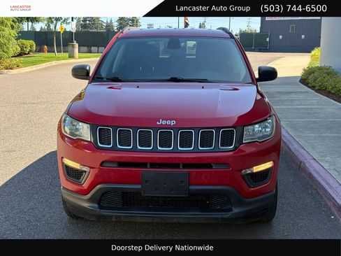 Used 2018 Jeep Compass Sport AWD/4WD image 9