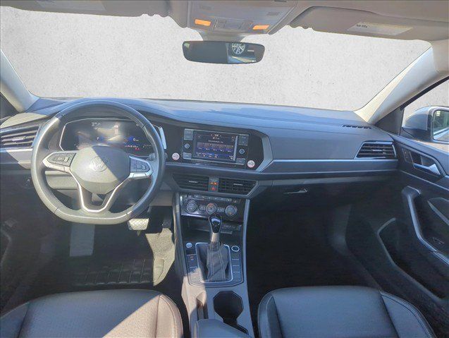 Used 2024 Volkswagen Jetta SE FWD image 29