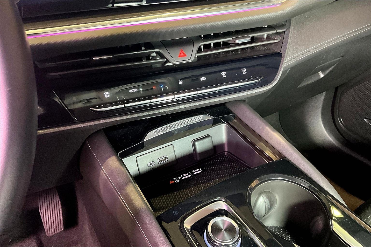 Used 2025 Buick Envision Preferred AWD/4WD image 16