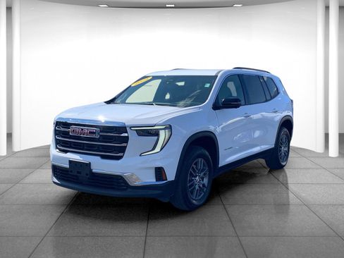 Used 2025 GMC Acadia Elevation image 3