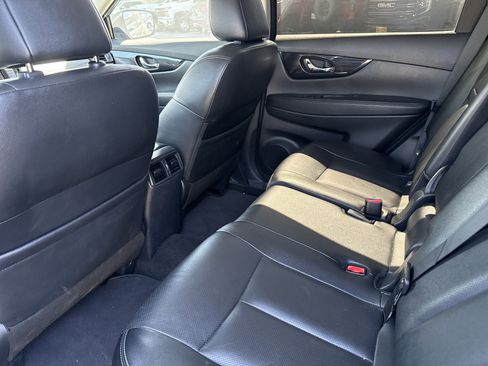 Used 2019 Nissan Rogue SL w/ Premium Package image 7