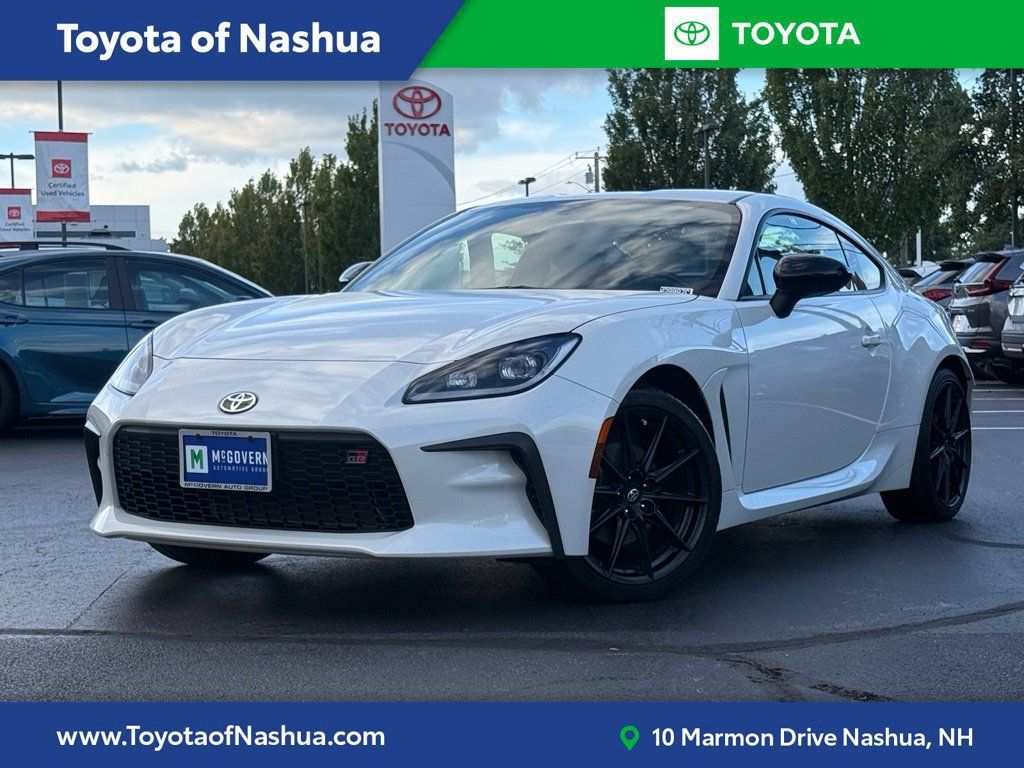 Used 2024 Toyota GR86 Premium RWD image 1