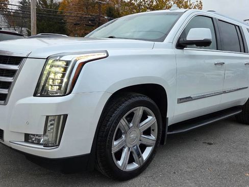Used 2016 Cadillac Escalade ESV Premium image 5