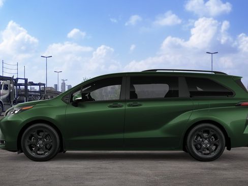New 2026 Toyota Sienna XLE Woodland Edition AWD/4WD image 4