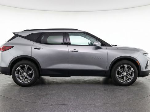 Used 2025 Chevrolet Blazer LT FWD image 11