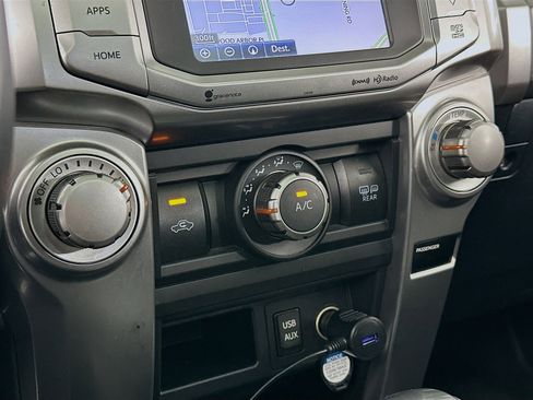 Used 2018 Toyota 4Runner SR5 Premium image 24