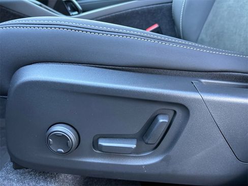 New 2026 Volvo XC40 B5 Ultra w/ Climate Package image 11