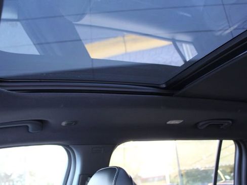 Used 2025 Jeep Grand Cherokee L Limited w/ Black Appearance Package image 23