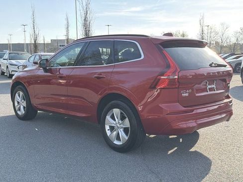 Used 2022 Volvo XC60 B5 Momentum image 5