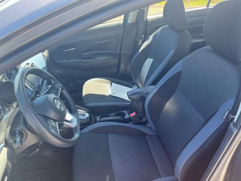 Used 2025 Nissan Versa SV FWD image 31