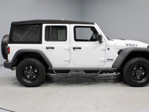 Used 2024 Jeep Wrangler Unlimited image 6