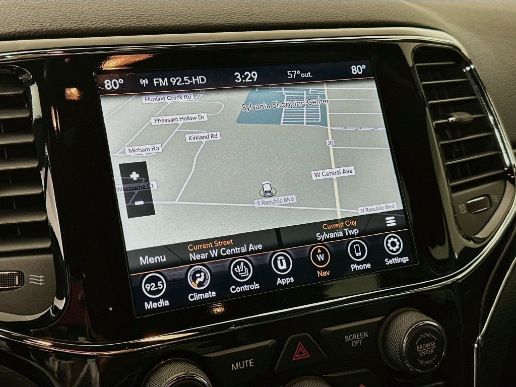 Certified 2019 Jeep Grand Cherokee Limited AWD/4WD image 19