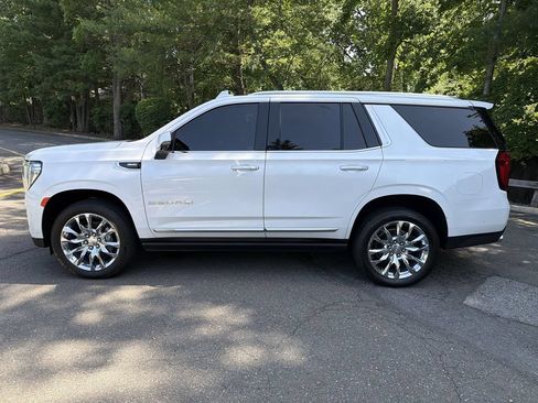 Used 2024 GMC Yukon Denali w/ Advanced Technology Package AWD/4WD image 11