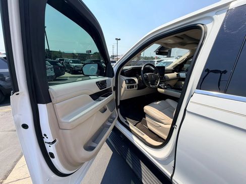 Used 2020 Lincoln Navigator Reserve w/ Luxury Package AWD/4WD image 10