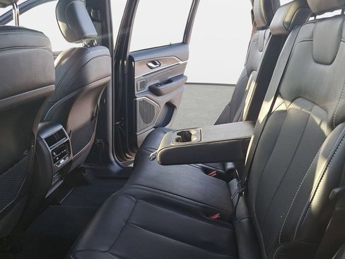 Used 2023 Jeep Grand Cherokee Overland image 16