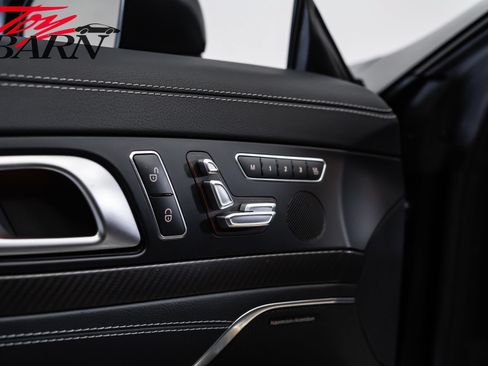 Used 2016 Mercedes-Benz SL 550 image 28