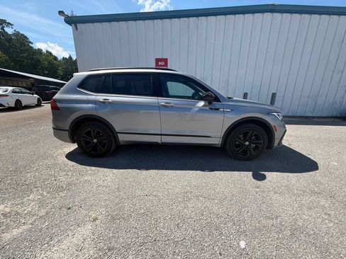 Used 2023 Volkswagen Tiguan SE R-Line FWD image 10