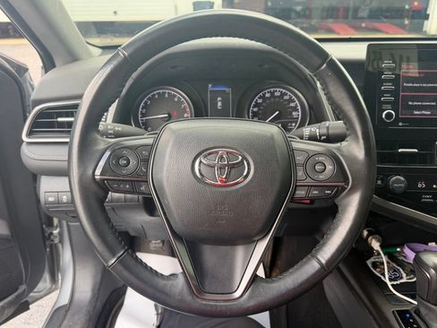 Used 2024 Toyota Camry SE FWD image 12