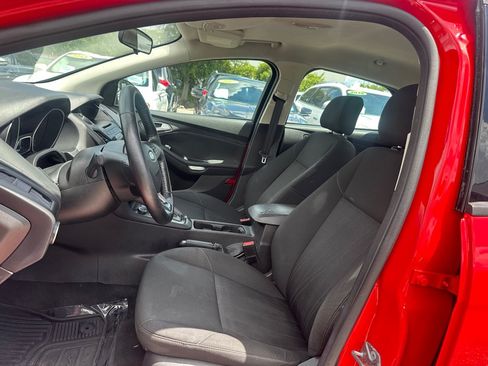 Used 2016 Ford Focus SE w/ SE Cold Weather Package FWD image 10