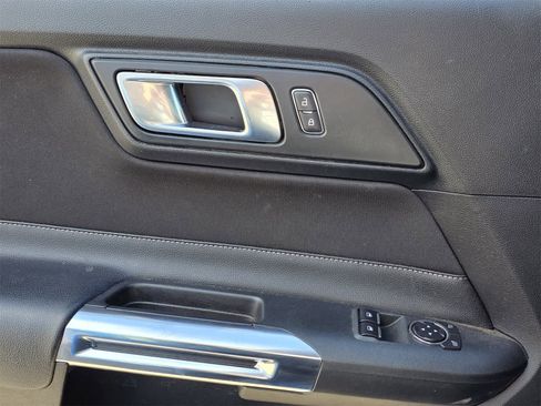 Used 2019 Ford Mustang GT image 12