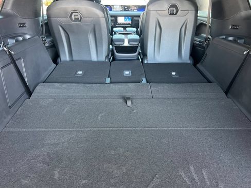 New 2026 Lincoln Navigator L Reserve w/ Jet Appearance Package AWD/4WD image 13