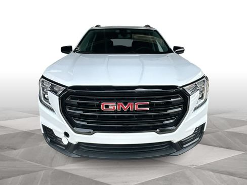 Used 2023 GMC Terrain SLE w/ Driver Convenience Package FWD image 3