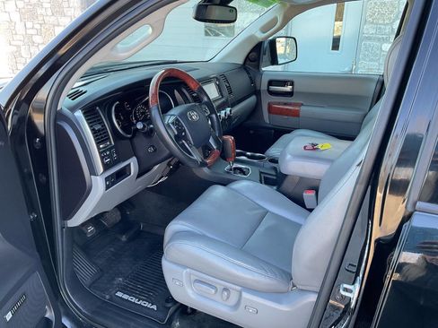 Used 2018 Toyota Sequoia Platinum image 14