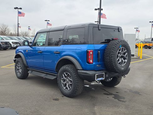 New 2025 Ford Bronco Badlands image 3