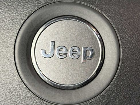 Used 2021 Jeep Grand Cherokee Laredo X RWD image 23