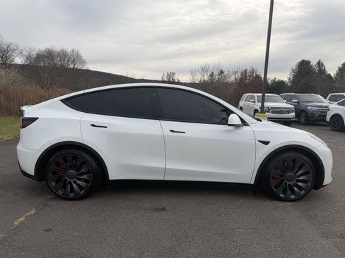 Used 2022 Tesla Model Y Performance image 9