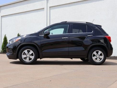 Used 2020 Chevrolet Trax LT w/ LT Convenience Package FWD image 4
