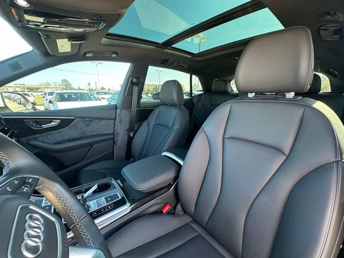 Used 2025 Audi Q8 Premium Plus image 9