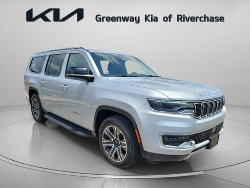 Used 2024 Jeep Wagoneer L Series II w/ Flexible Seating Group AWD/4WD image 1