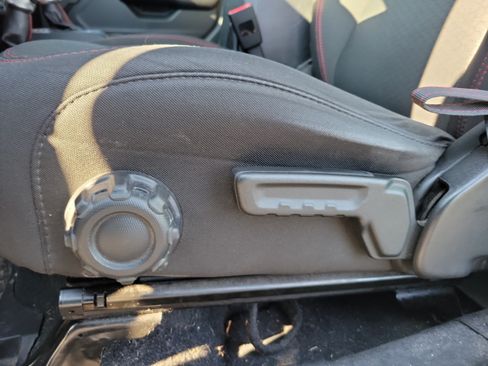 Used 2019 Jeep Wrangler Unlimited Rubicon AWD/4WD image 17