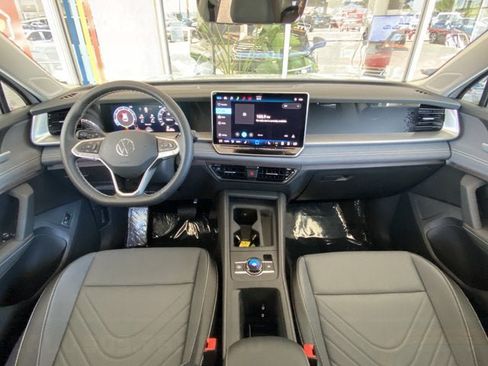 New 2026 Volkswagen Tiguan SE FWD image 23