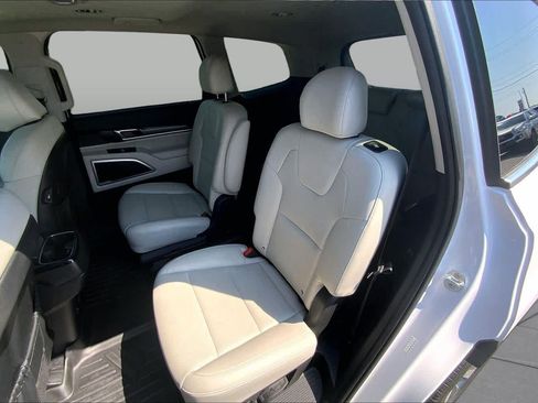 Used 2022 Kia Telluride S FWD image 20