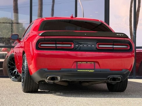 Used 2015 Dodge Challenger SRT w/ Technology Group RWD image 8