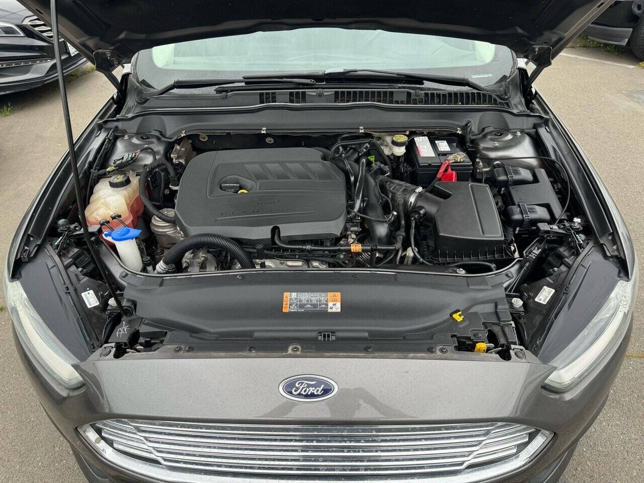Used 2014 Ford Fusion SE w/ Equipment Group 202A FWD image 19