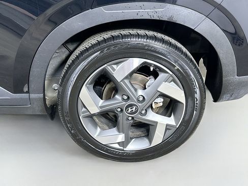 Used 2025 Hyundai Venue SEL FWD image 8